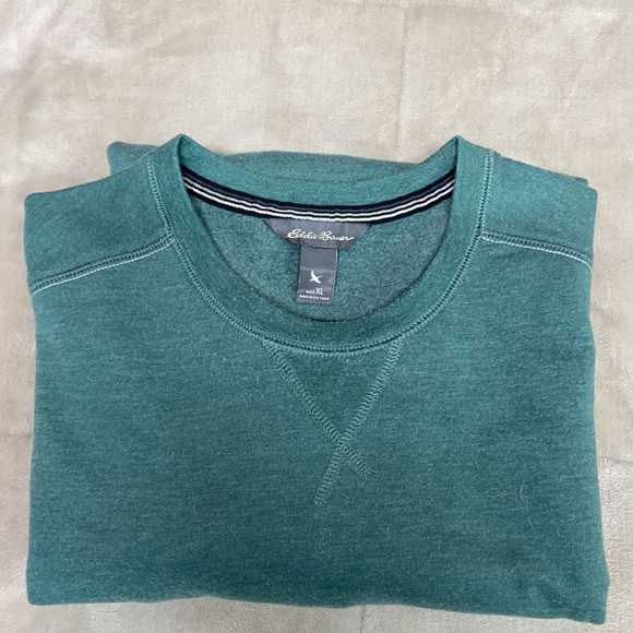 Eddie Bauer soft sweatshirt. - Picture 9 of 9